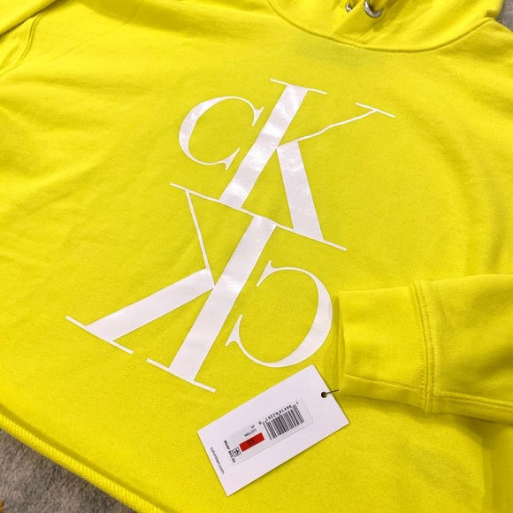 XS- Calvin Klein cropped hoodie - Picture 3 of 11